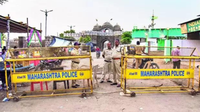 Maha alert over stir to raze Aurangzeb tomb