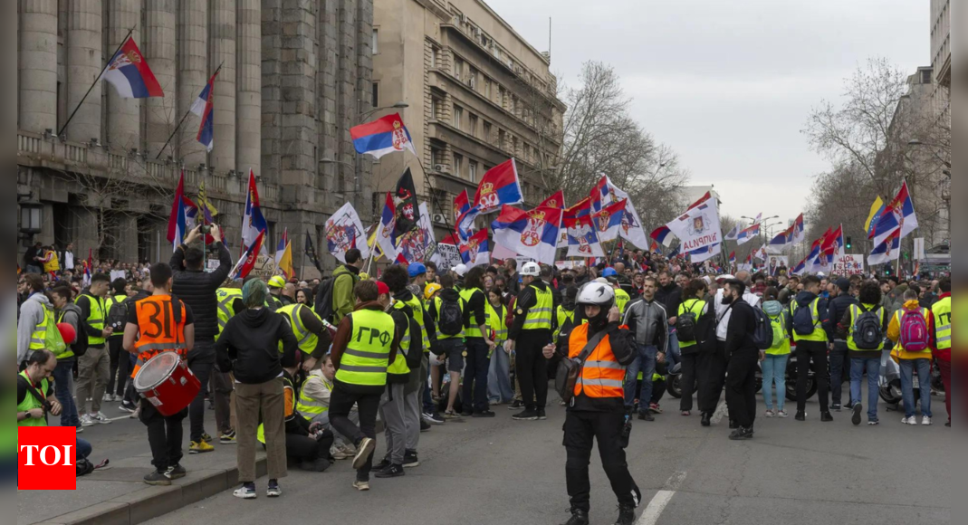 Serbia: Public outrage on show in historic Belgrade protest