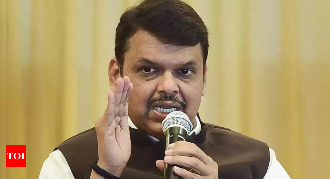 'Fadnavis equally cruel as Aurangzeb,' says Congress leader; BJP calls remark 'insult' to Maharashtra