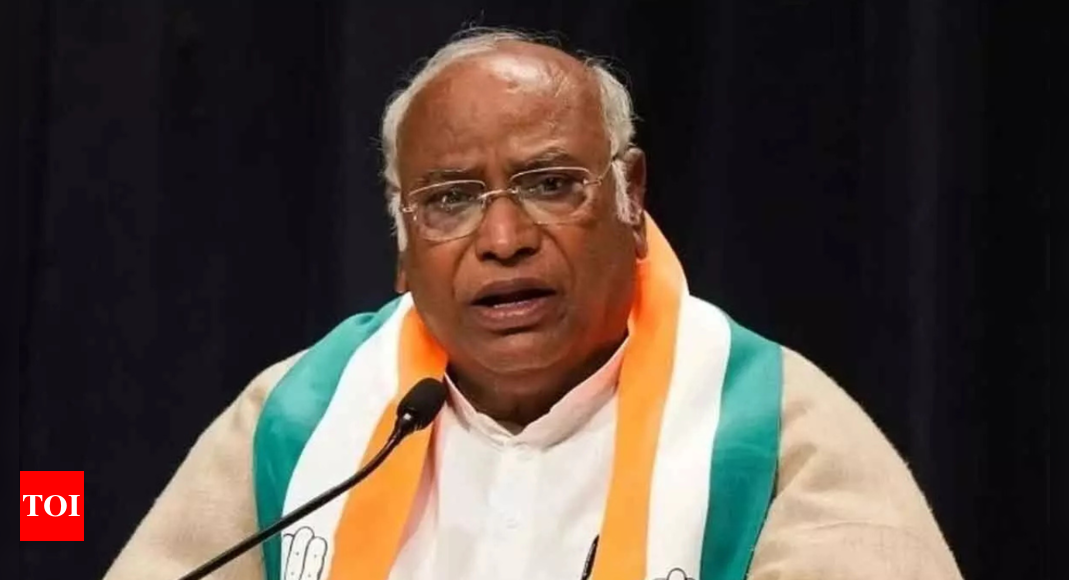 Kharge slams PM Modi's 'Mann Ki Baat' as 'one-sided podcast'; accuses Centre of 'robbing public’ over petrol prices