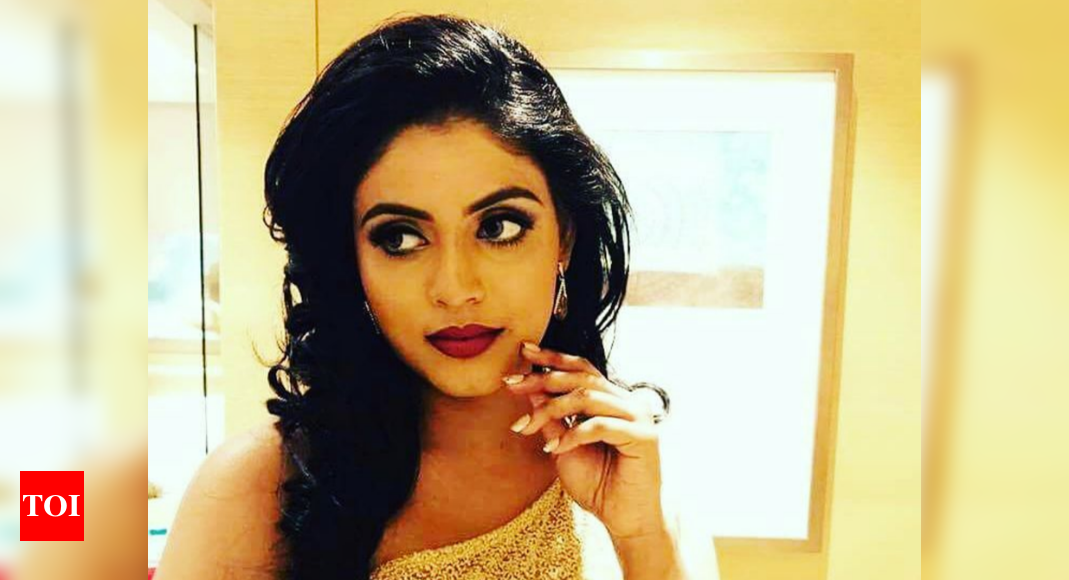 Actress Iniya to make a special appearance in ‘Valliiyan Velan’; deets inside