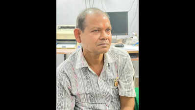 Clerk held for loan fraud