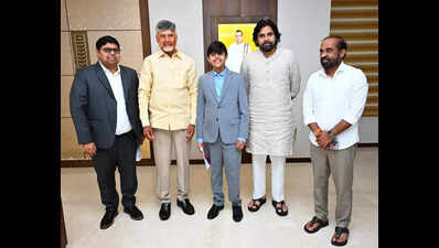 Andhra Pradesh CM Chandrababu Naidu meets NRI boy who developed app 'CircadiaV' to detect heart diseases