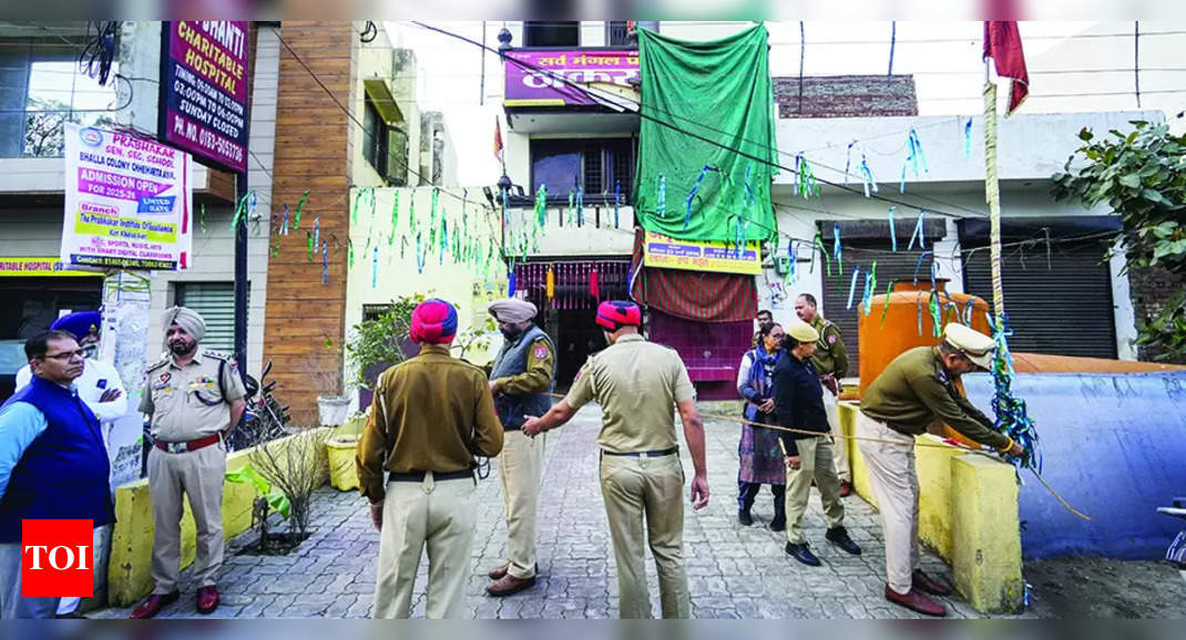 Punjab cops gun down suspect in Amritsar temple grenade attack