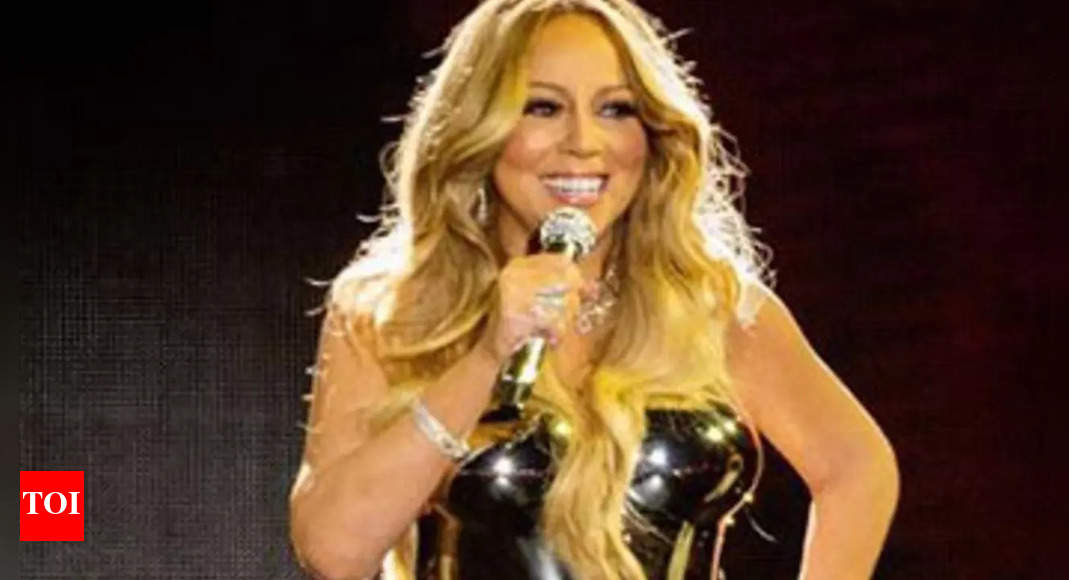 Singer Mariah Carey reacts to bad lighting at iHeart Radio Music Awards 2025