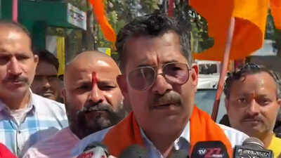 औरंगजेब की कब्र ध्वस्त करने पर शिवसेना का ऐलान