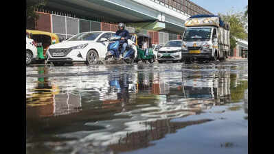 A familiar ring: Waterlogging woes near Chirag Dilli