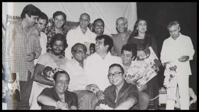 When Shabana Azmi shared this EPIC THROWBACK picture featuring RD Burman, Dilip Kumar, Rishi Kapoor, Javed Akhtar, and other gems of the Indian cinema