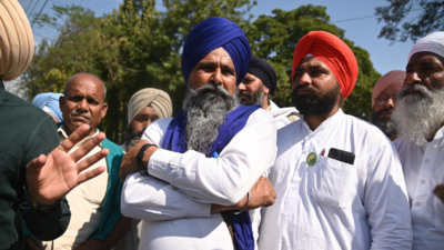 Farm leaders including Jagjit Singh Dallewal, Sarvan Singh Pandher detained in Mohali