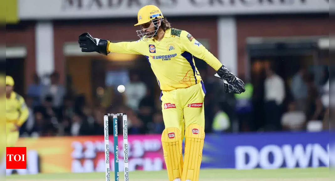 'At 43, MS Dhoni has the fastest hands as a wicketkeeper'