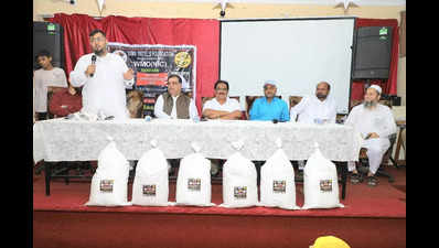 MLA Haroon Khan and Sajid of music directors Sajid-Wajid duo attend Haji Mudassar Patel's Ramzan ration distribution