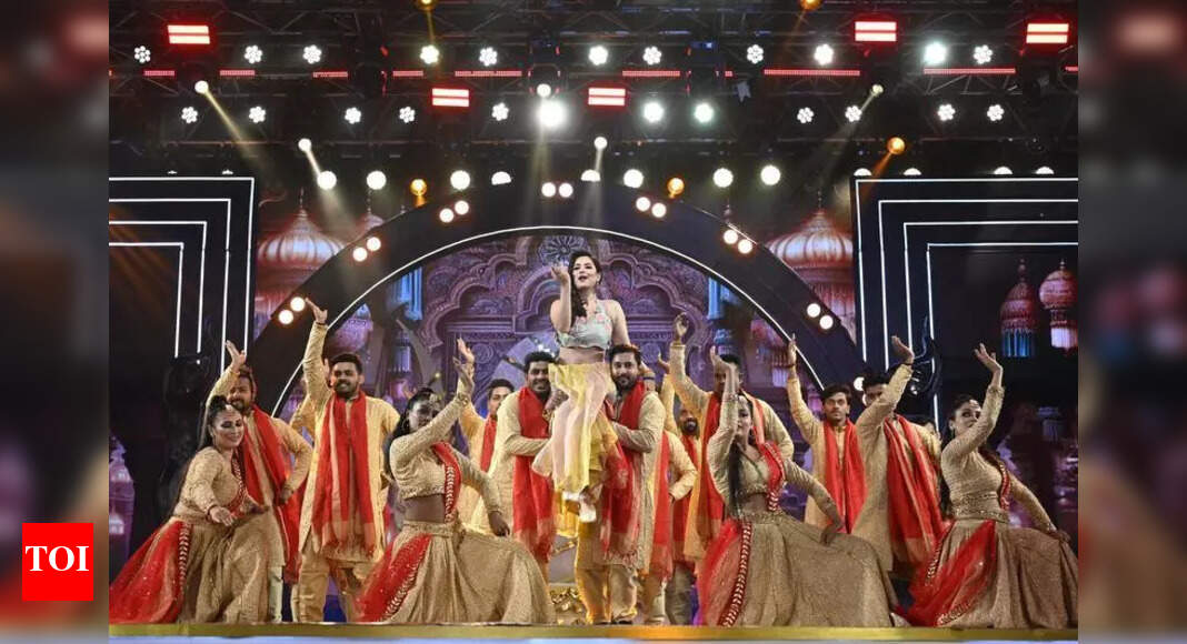 Best of Tollywood takes home the Black Lady | Kolkata News - The Times of India