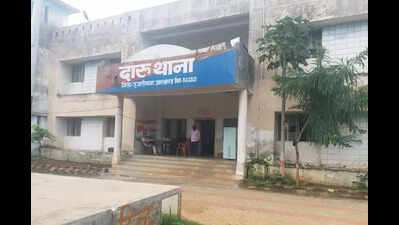 Woman dies by suicide in H’bag