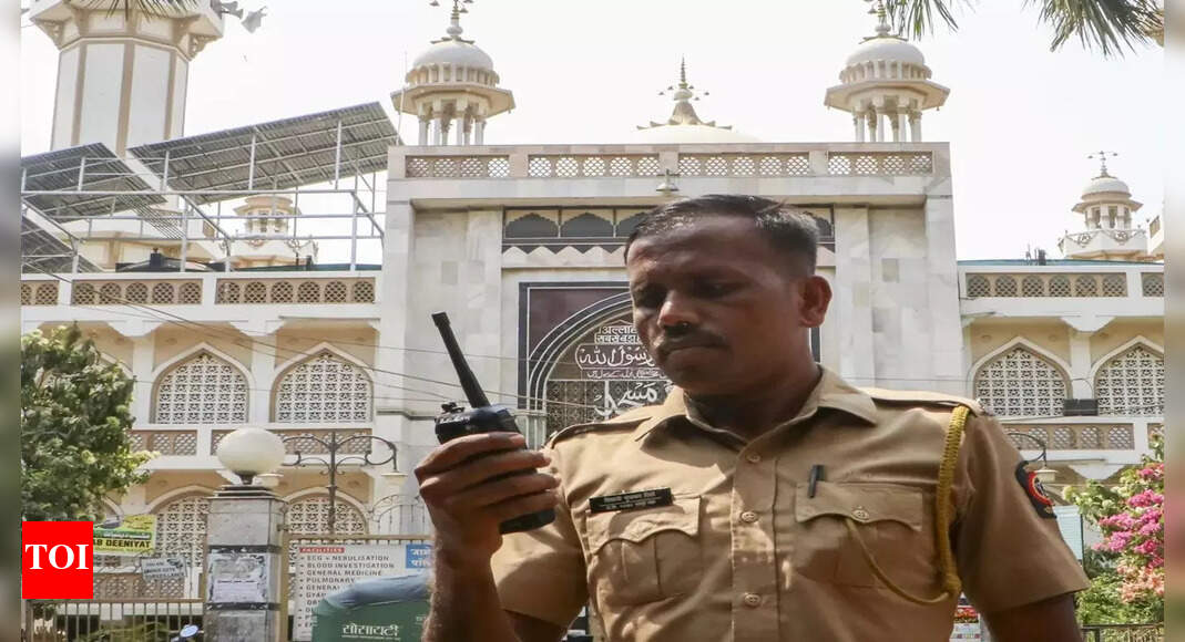 Aurangzeb row: Did burqa seller Fahim Khan's viral video fuel Nagpur violence? Cops look for clues