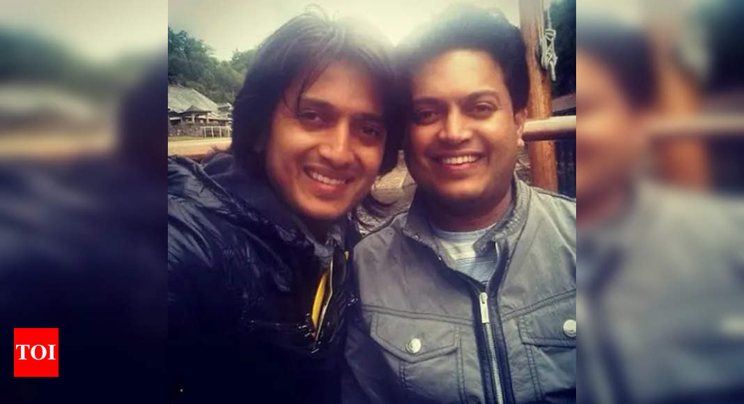 Riteish Deshmukh showers birthday love on his bhaiya Amit Deshmukh with rare unseen photo