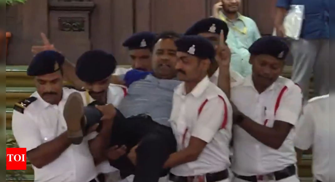 Watch: 18 suspended BJP MLAs carried out of Karnataka assembly