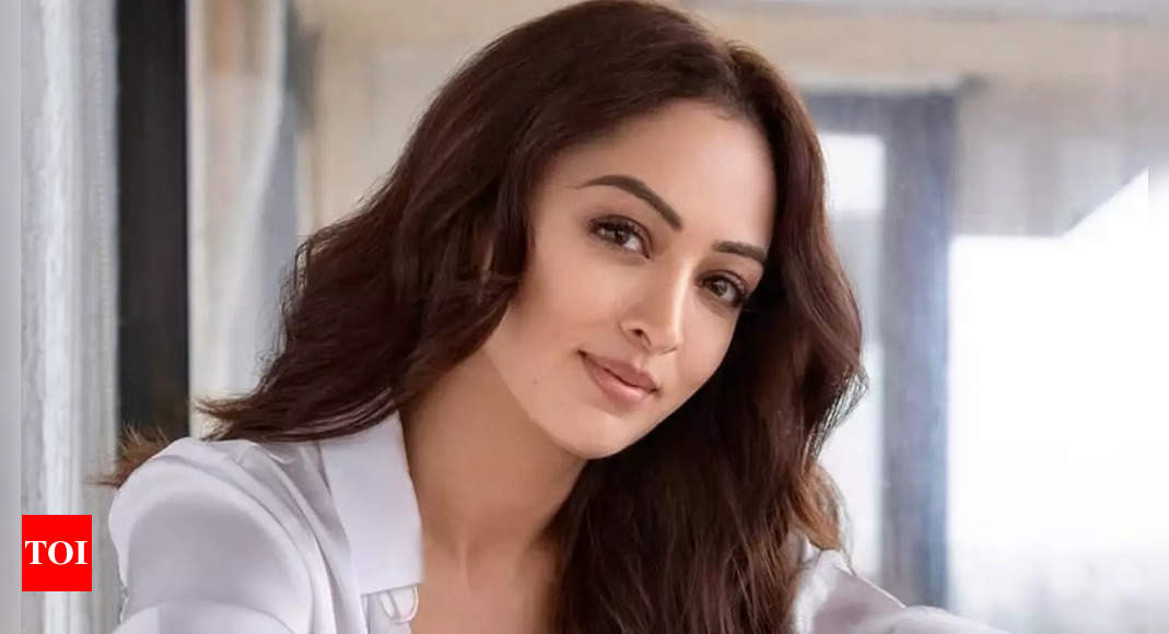 Sandeepa Dhar criticises Bollywood actresses for normalising their Botox surgeries: 'Do you know people die on those operating tables?'