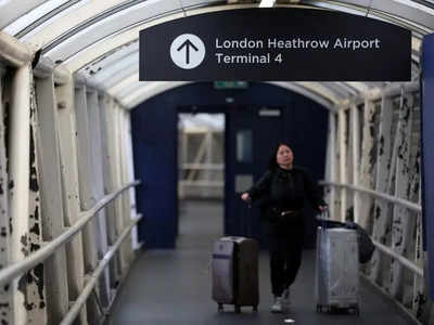  Passengers left annoyed as Heathrow Airport remains shut