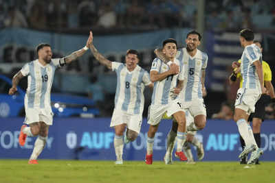 Argentina edge closer to World Cup qualification with victory over Uruguay