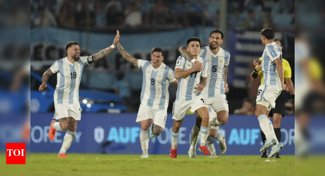 Argentina edge closer to World Cup qualification with victory over Uruguay