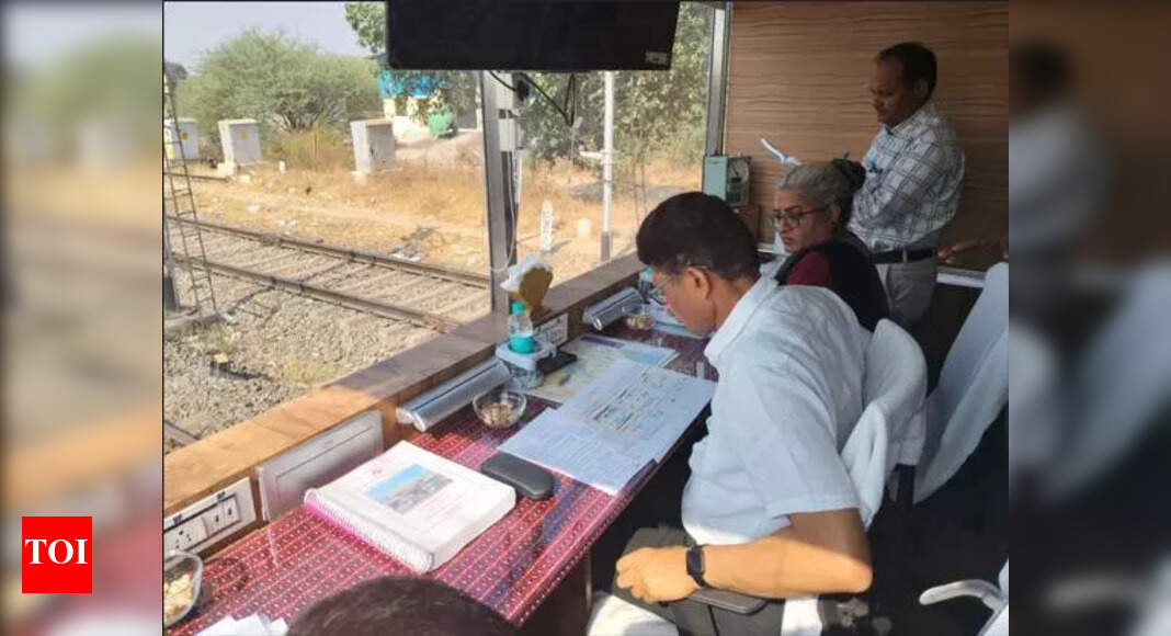 SWR GM reviews ops and safety during inspection | Hubballi News - The ...