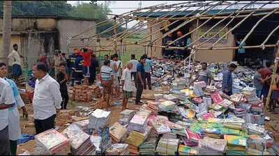 3 injured in explosion at warehouse