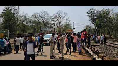 Pujari reviews damage caused by hailstorm, rain in Mayurbhanj