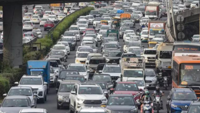 Why it's peak-hour traffic nightmare all day at this Delhi-Gurgaon ...