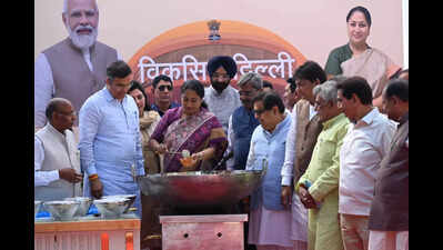 Delhi CM Rekha Gupta kicks off assembly session with ceremonial ...