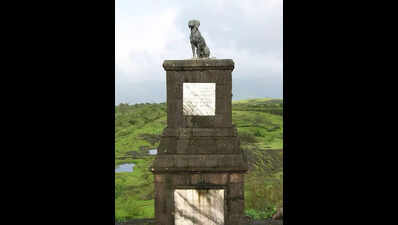 Statue of Shivaji Maharaj’s dog Waghya at Raigad: Why are such old ...