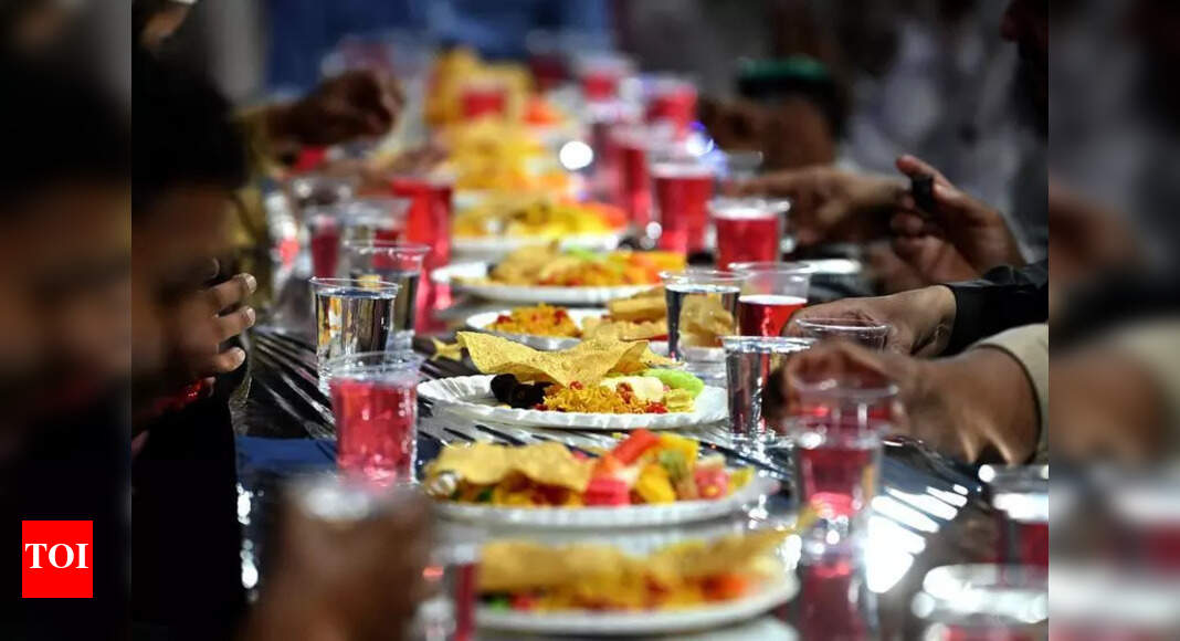 Navigate the temptations of Ramzan Street Food through the Bylanes of the City | Bhopal News
