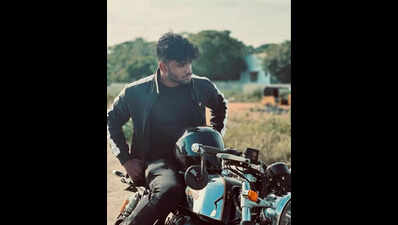 Tragic accident claims lives of two college students in Chennai