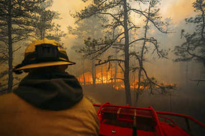 Wildfire continue to burn North and South Carolina, forcing people to flee