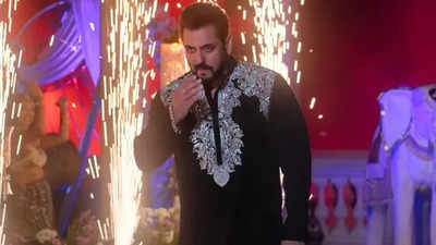 Salman Khan's black kurta-pyjama from Sikandar sparks Eid 2025 fashion frenzy in Old Delhi!