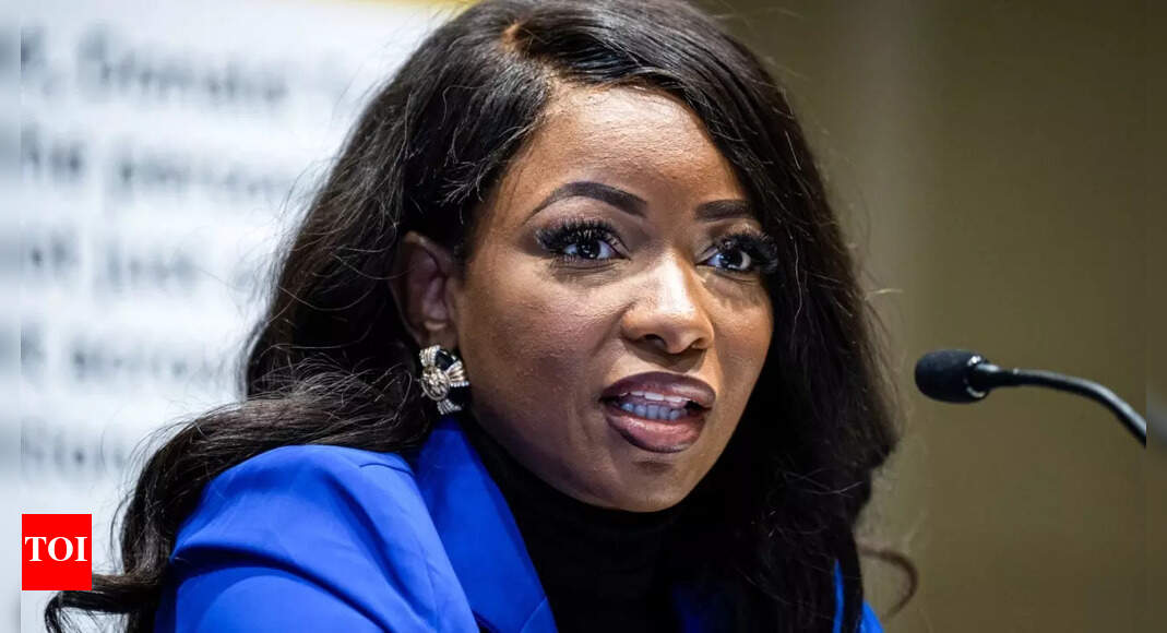 Elon Musk-hater Jasmine Crockett mocks disabled Texas governor, calls him 'Hot Wheels'