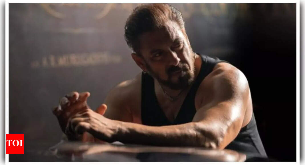 Salman shows off his Rs 1.97 crore luxury watch