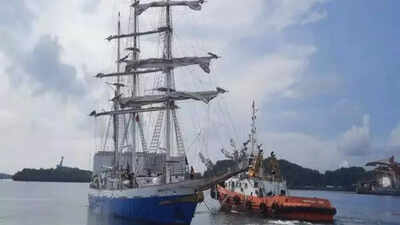 Sri Lankan navy detains 11 Tamil Nadu fishermen for investigation at Kangesanthurai camp