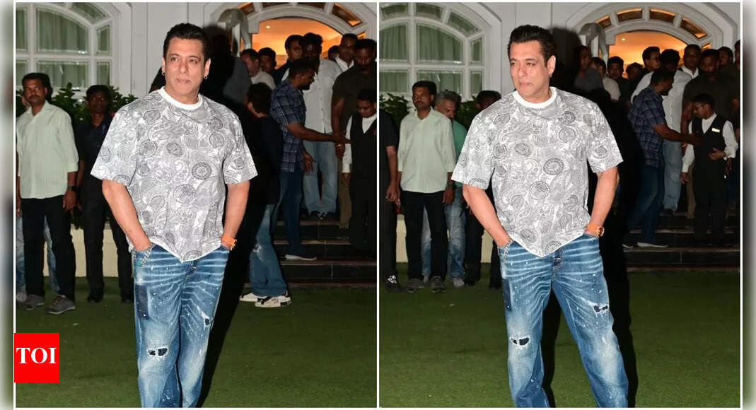 Salman Khan ensures everyone gets a photo with him