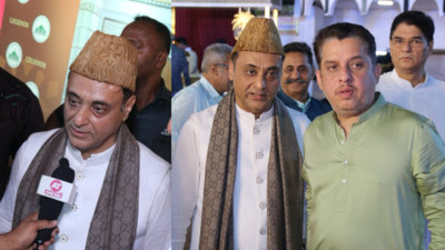 Iconic Haji Ali Dargah's Desi Sehri draws diverse crowd