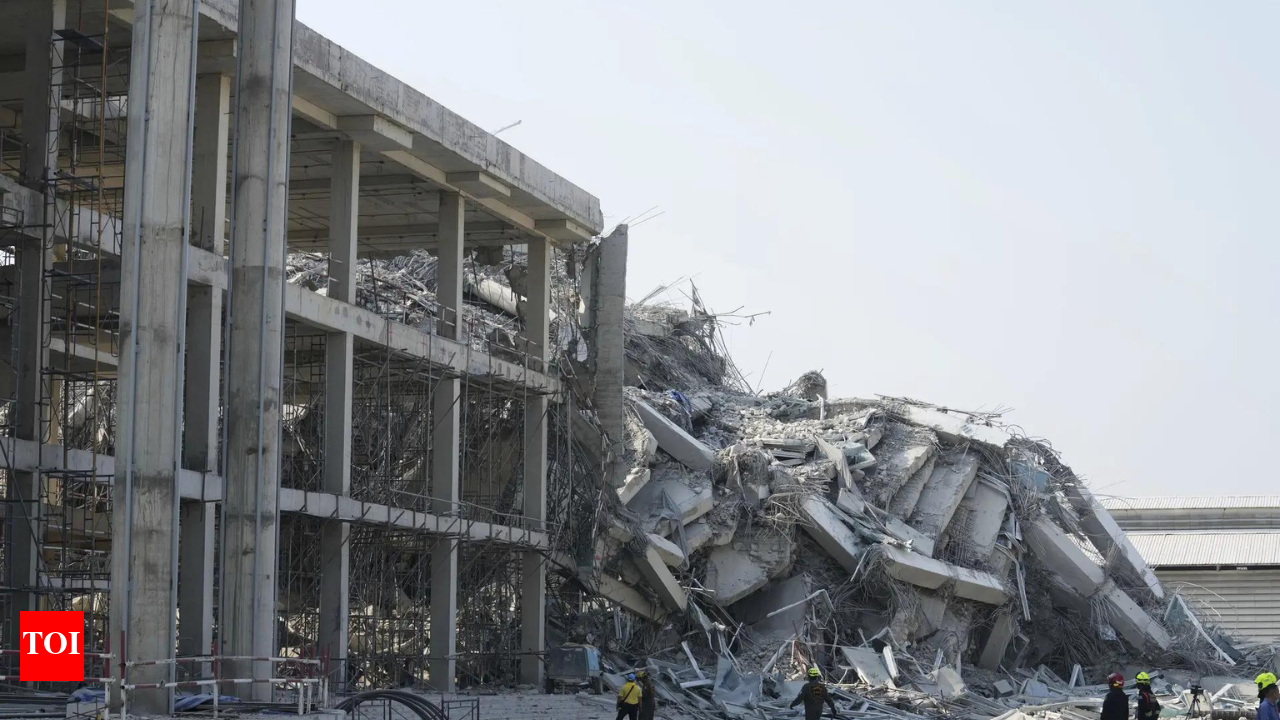Strong tremors in Bangladesh after 7.7 magnitude earthquake hits Myanmar -  The Times of India