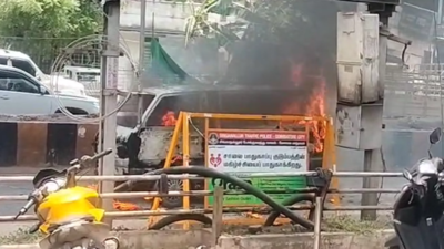 Minivan catches fire in Coimbatore