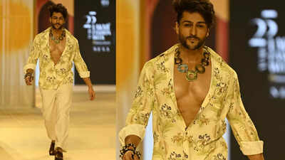Shalin Bhanot Turns Showstopper For Niki Mahajan at Lakmé Fashion Week X FDCI