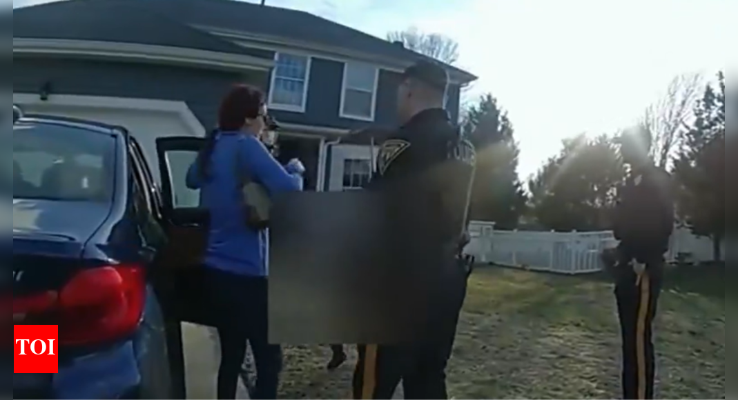 Video shows Dem mayor staggering during drunk driving arrest with toddler in car