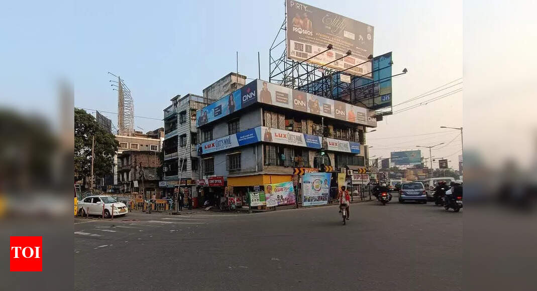 KMDA plans to raze bldg on EM Bypass, shift stalls | Kolkata News - The ...