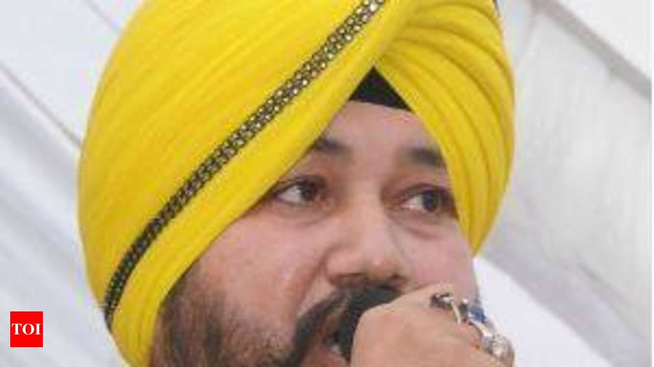 Daler Mehndi's Singing Charges for a Track: ₹6 lakh Plus GST, Singer  Doesn't Believes in Buying Followers | Shiksha News