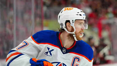 Connor McDavid injury update: Head coach provides potential return date amid Oilers’ playoff push