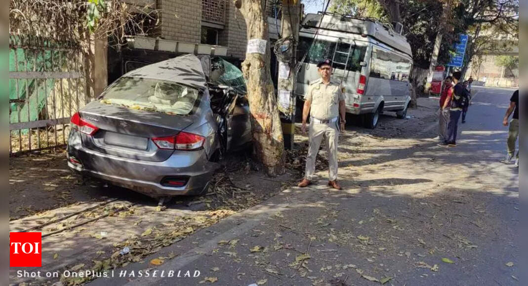 Two of 4 friends die as car crashes into tree in west Delhi | Delhi ...