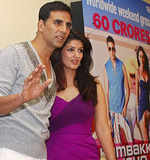 Akshay Kumar, Twinkle not splitting!