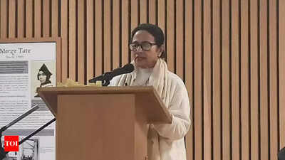 West Bengal CM Mamata Banerjee calls for unity, slams BJP's 'divisive politics' at Eid prayers