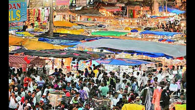 Hyderabad decks up for Eid, crescent moon sighted